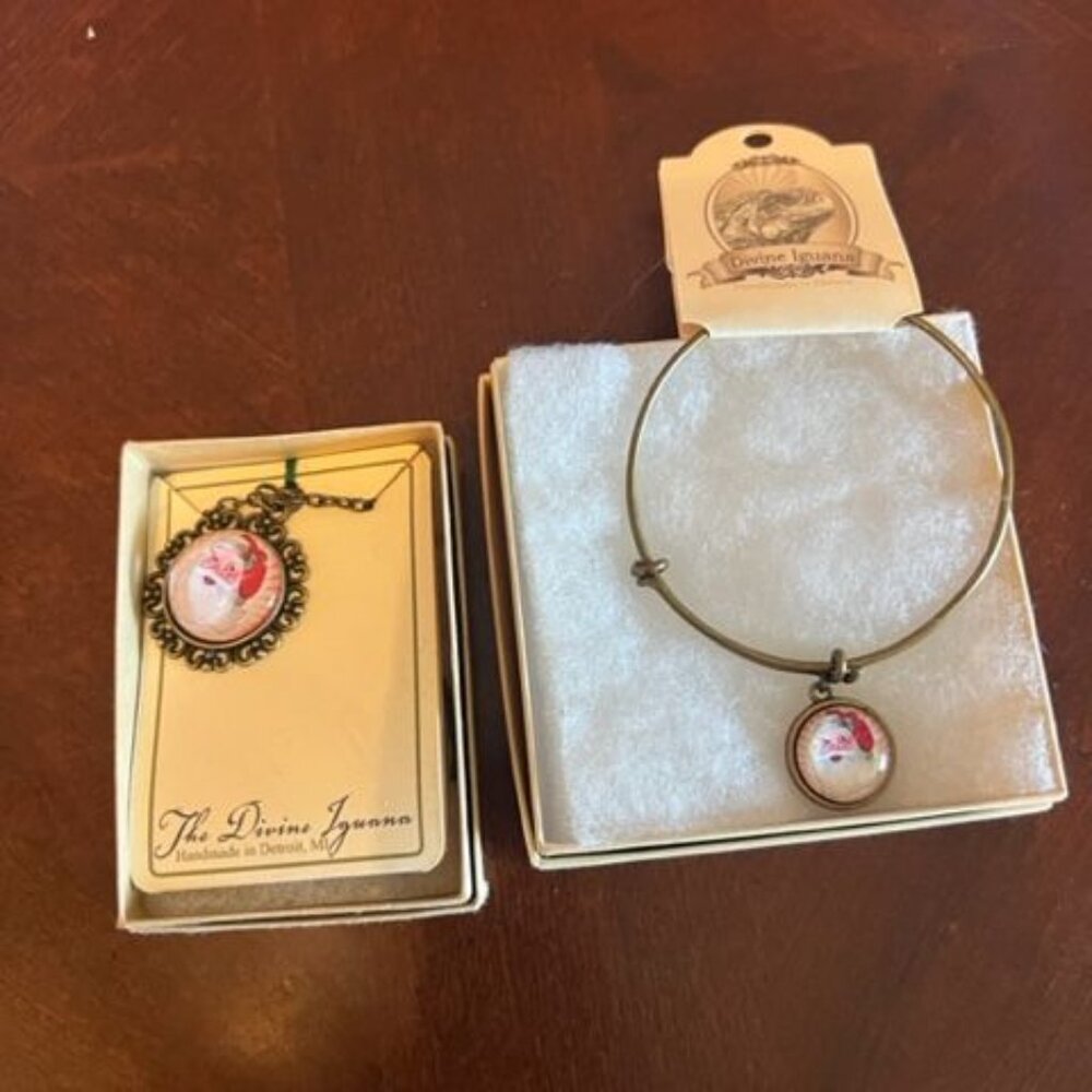Divine Iguana retro Santa Claus Pendant Necklace & Bracelet‎ Set handmade